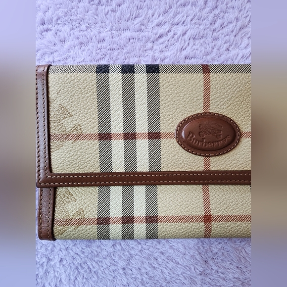 Vintage Burberrys Nova Check Leather Bifold Long Wallet EUC - Picture 4 of 16